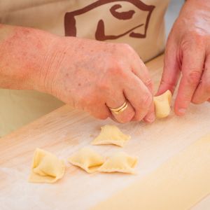 Delavnica izdelave idrijskih žlikrofov iz ekoloških sestavin 