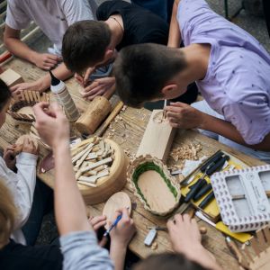 Bogata tradicija rokodelstva združljiva s sodobno družbo in njenimi trendi