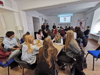 SKUPNI PROJEKT PASOLINI V IDRIJI: Povezovanje dediščine, mladih in kreativnosti - img-20260413-114450-goli-jpg.jpg