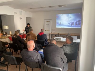 Predstavitev ponudbe lokalne in sonaravno pridelane hrane v okviru projekta Prehod na sonaravno oskrbo s hrano - img-6383-mala-jpg.jpg