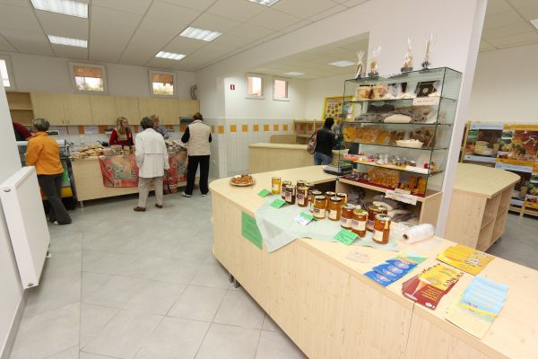 Podlistek za jutrišnji šoping – pokrita tržnica jutri odpira svoja vrata