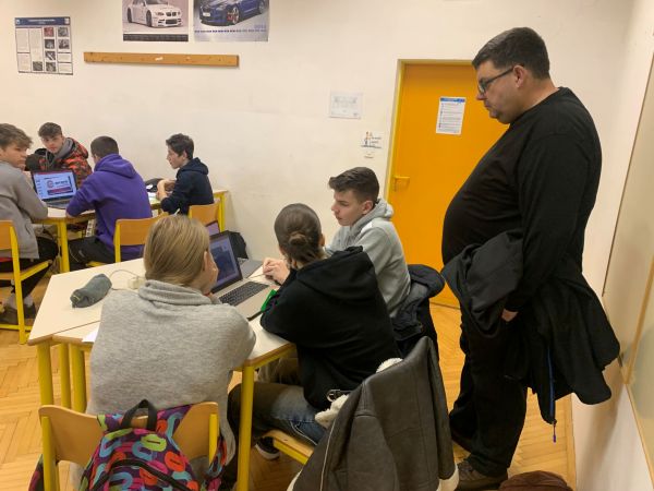 Delavnica Start-up izziv POPRI 2024 na Gimnaziji Jurija Vege v Idriji