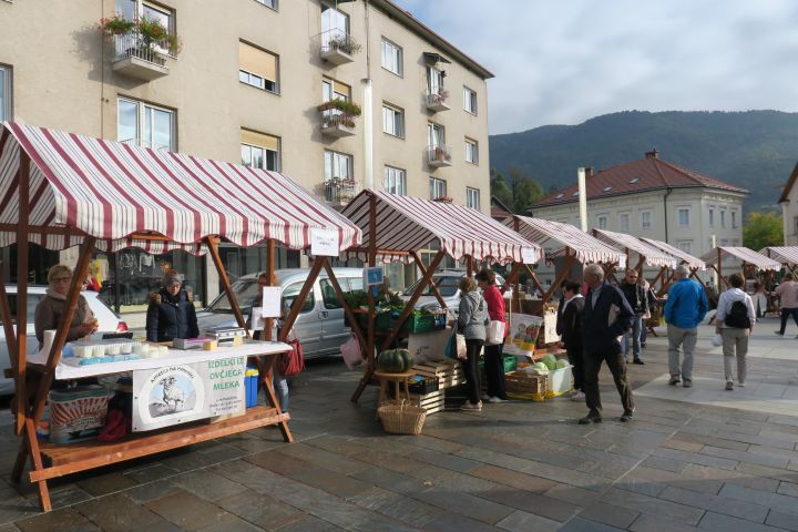 eDavki, izdajanje računov, davčne blagajne, izvajanje dela – prodaja na ...